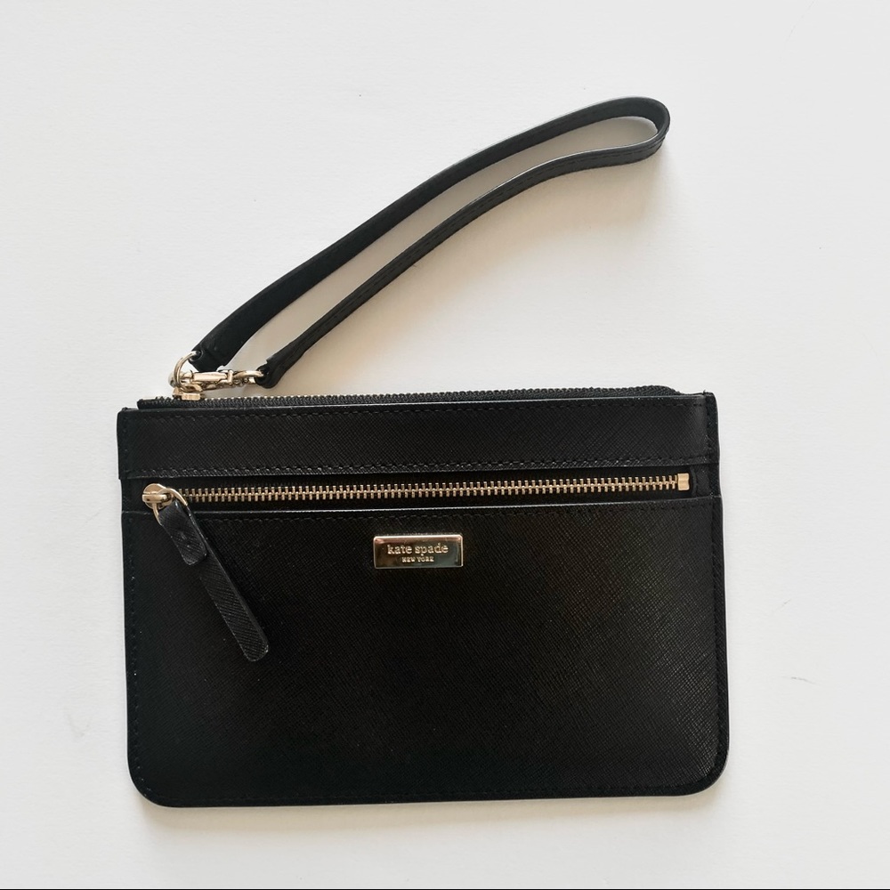 Kate Spade Wristlet - like new